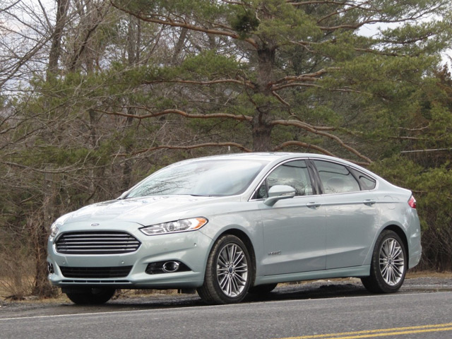 Ford Fusion Hybrid -   