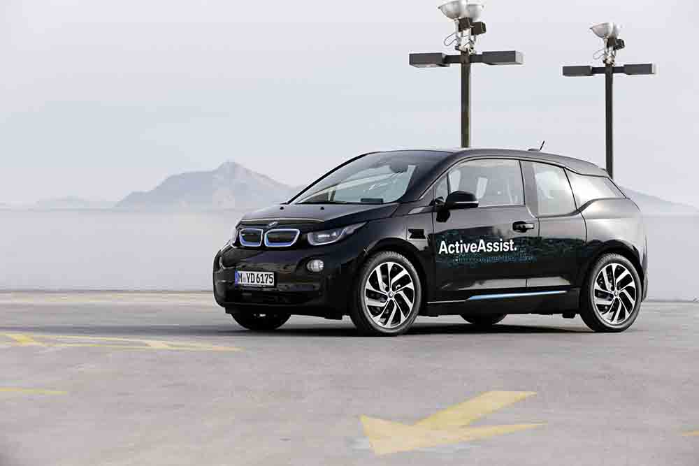 BMW i3 с технологией Active Assist