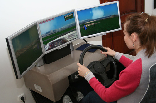 Тренировка на компьютере в автошколе