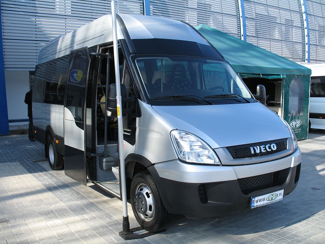 Микроавтобус Iveco Daily