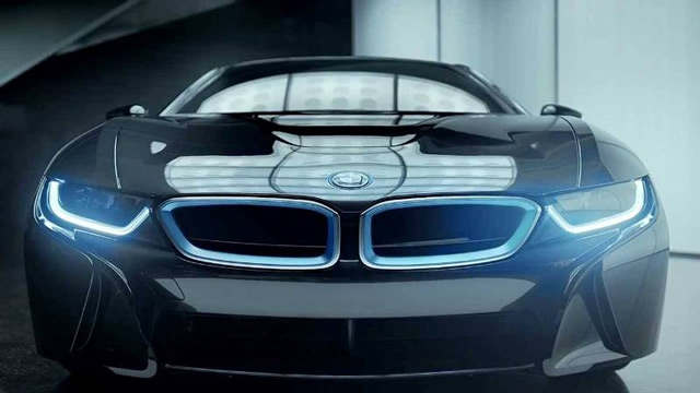 Лазерные фары на BMW i8 добавляют этому автомобилю особый футуристический облик