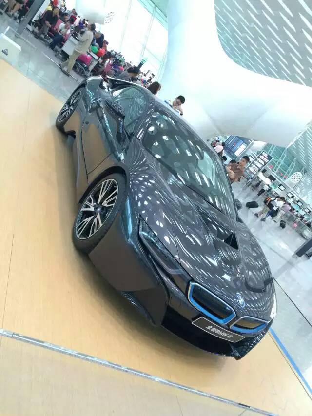 BMWi8