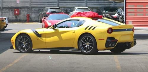 Фото Ferrari F12 Speciale без камуфляжа
