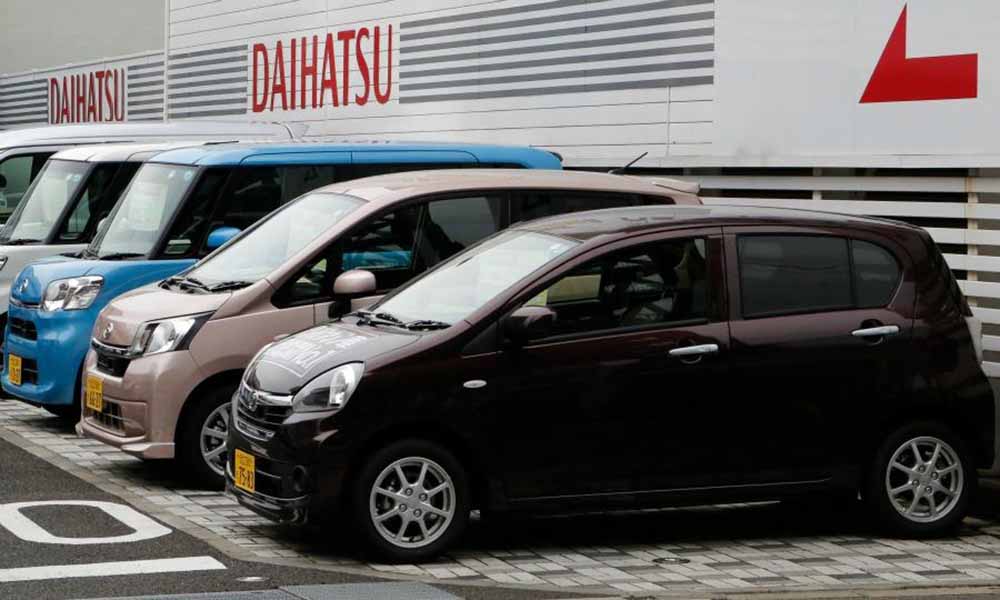 Daihatsu специализируется на микролитражках, в том числе Mira (первая на снимке)
