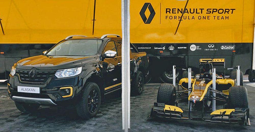Renault Alaskan и болид «Формулы-1»